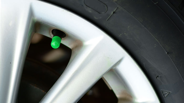 Qué significan los tapones verdes de los neumáticos