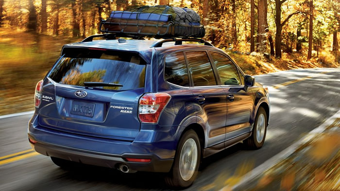 Los dos retiros del mercado de Subaru Forester 2014 cubren las luces de freno